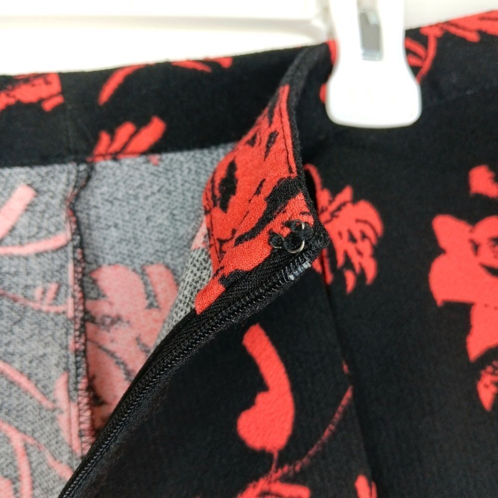 WHO WHAT WEAR Black Red Floral Pleated A-Line Mini Skirt Size 14 Dark Romantic - Picture 12 of 12